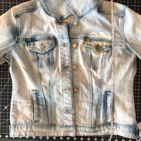 Light Wash Denim Jean Jacket - Picture 10 of 16